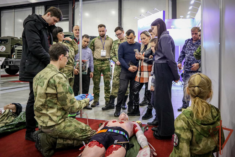 Росгвардия провела мастер-классы по тактической медицине на выставке «Экспотехностраж» 
