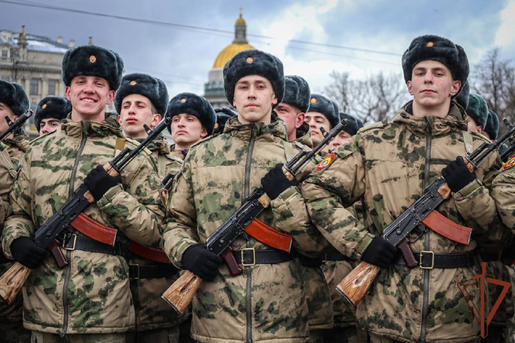 Росгвардейцы приступили к тренировкам Парада Победы в Санкт-Петербурге