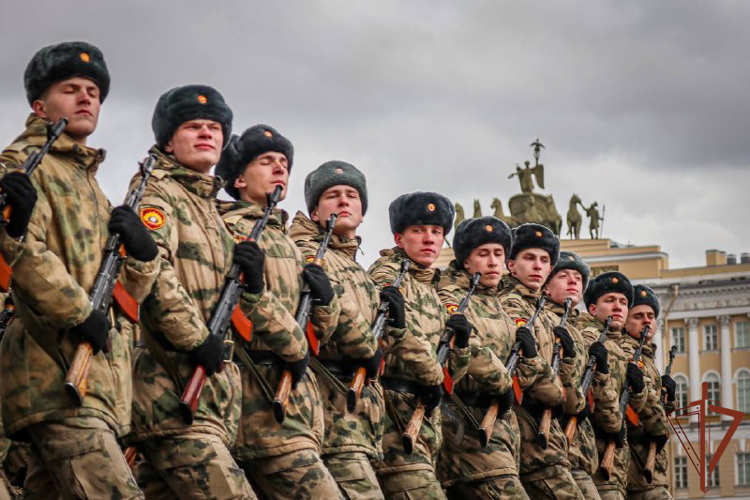 Росгвардейцы приступили к тренировкам Парада Победы в Санкт-Петербурге