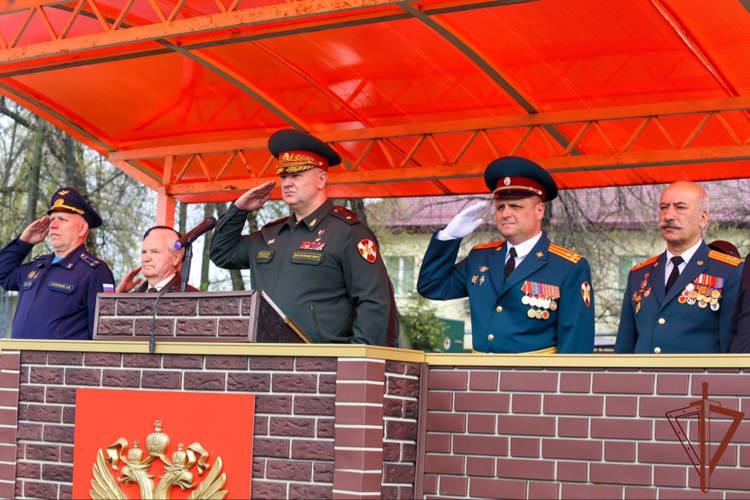 Герой России генерал-майор Вячеслав Пытков поздравил столичный полк Росгвардии с 106-й годовщиной со дня образования