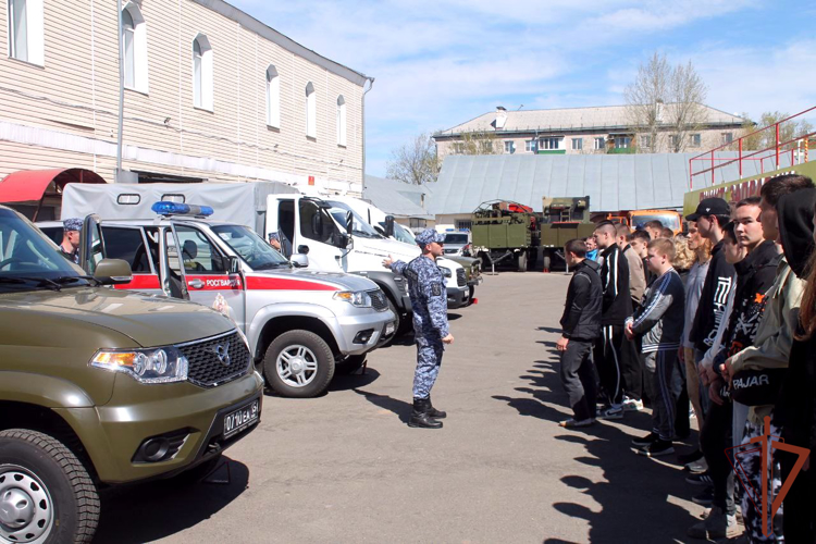 «День призывника» прошел в Приволжском округе Росгвардии