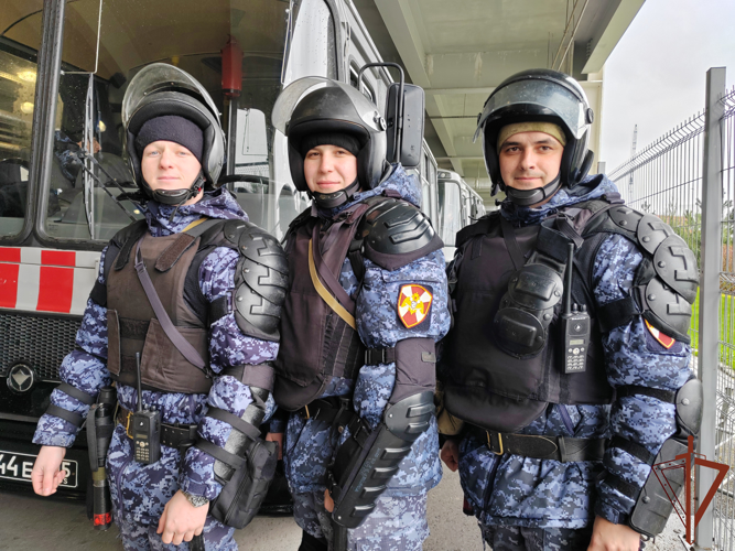 Росгвардейцы обеспечили безопасность футбольного матча РПЛ  в Калининграде