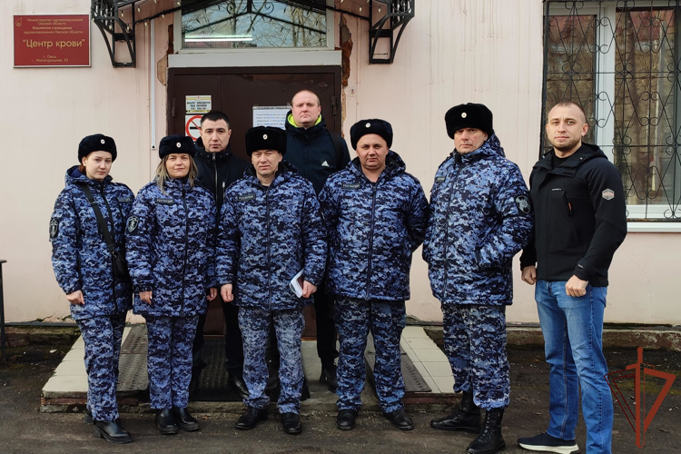 Донорская акция Росгвардии «От сердца к сердцу» продолжается в Омске