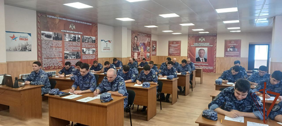 Росгвардейцы присоединились к акции «Диктант Победы» на Северном Кавказе