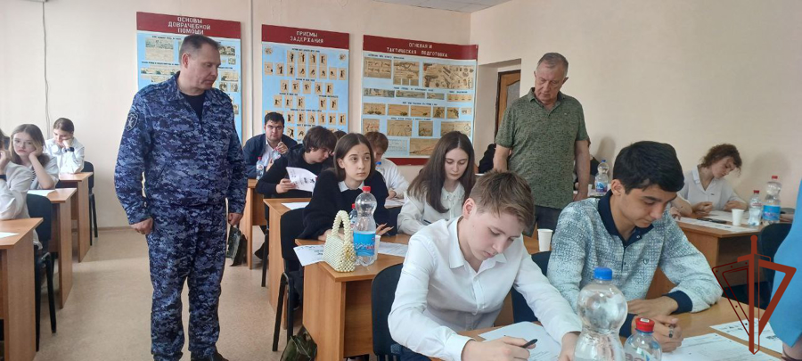 Росгвардейцы присоединились к акции «Диктант Победы» на Северном Кавказе