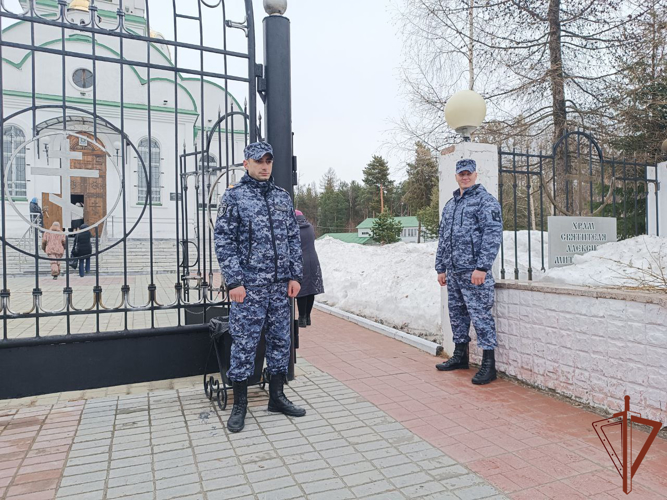 Росгвардия обеспечила безопасность Вербного воскресенья на Урале 