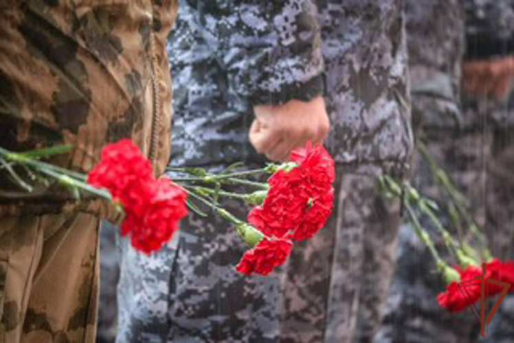 Память погибшего на Северном Кавказе военнослужащего ведомства почтили росгвардейцы в Ленинградской области