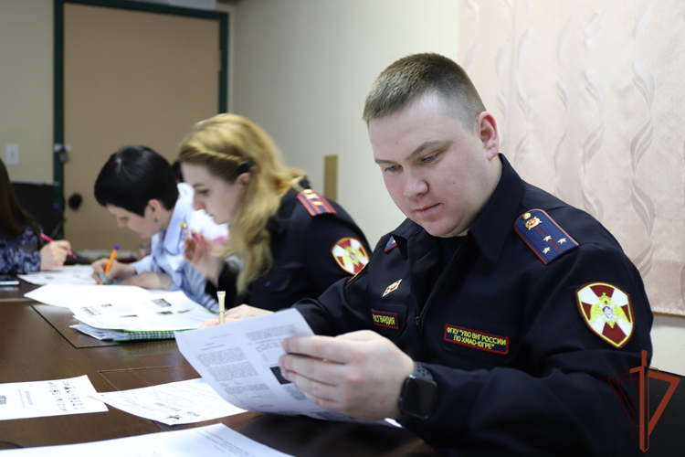 Росгвардейцы написали «Диктант Победы» на Урале
