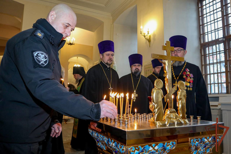 Великопостное молитвенное стояние за воинов Росгвардии состоялось в Санкт-Петербурге (видео)