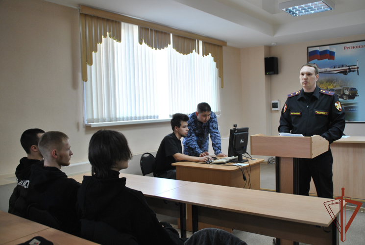 Профориентационное мероприятия для молодежи проводят росгвардейцы в Приволжье