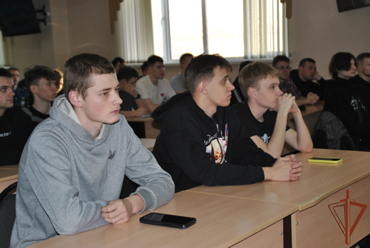 Профориентационное мероприятия для молодежи проводят росгвардейцы в Приволжье