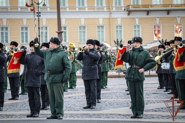 Росгвардейцы приступили к тренировкам Парада Победы в Санкт-Петербурге