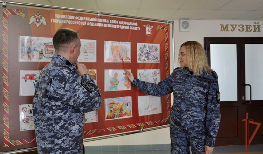 Выставки детских рисунков о пожарной безопасности проходят в Приволжском округе Росгвардии