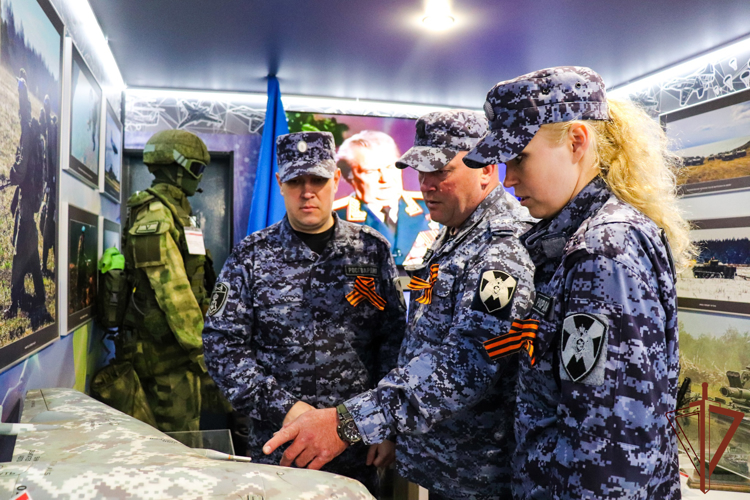 Росгвардия обеспечила безопасность посетителей агитационного поезда «Сила в правде» в Приволжском округе