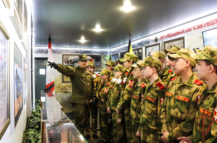 Росгвардия обеспечила безопасность посетителей агитационного поезда «Сила в правде» в Приволжском округе