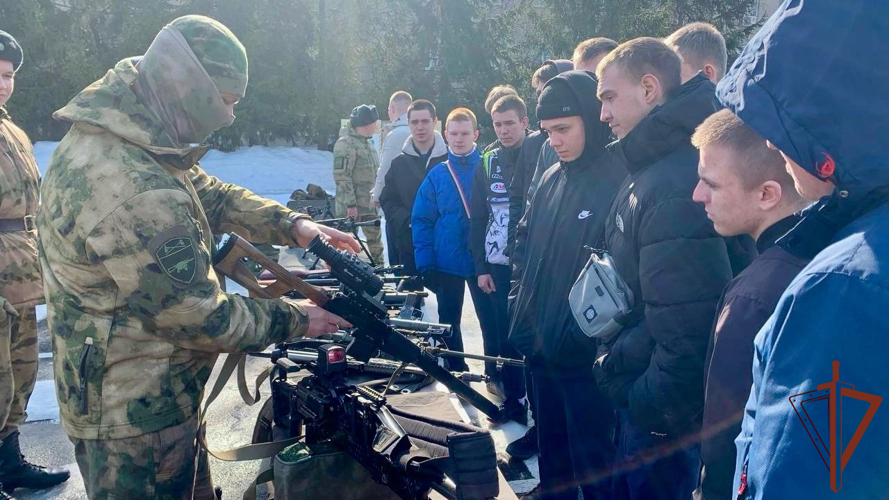 Дни открытых дверей прошли в воинских частях и территориальных управлениях Росгвардии в Приволжье