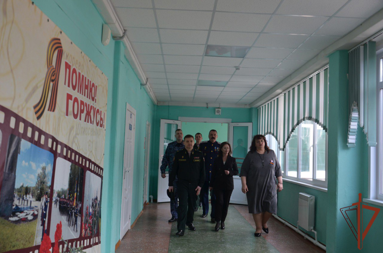 Начальник Санкт-Петербургского военного института Росгвардии посетил Губернский казачий кадетский корпус в Пензе