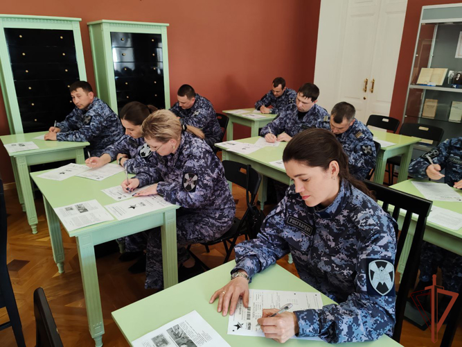 Росгвардейцы приняли участие в Международной патриотической акции «Диктант Победы» в Приволжье