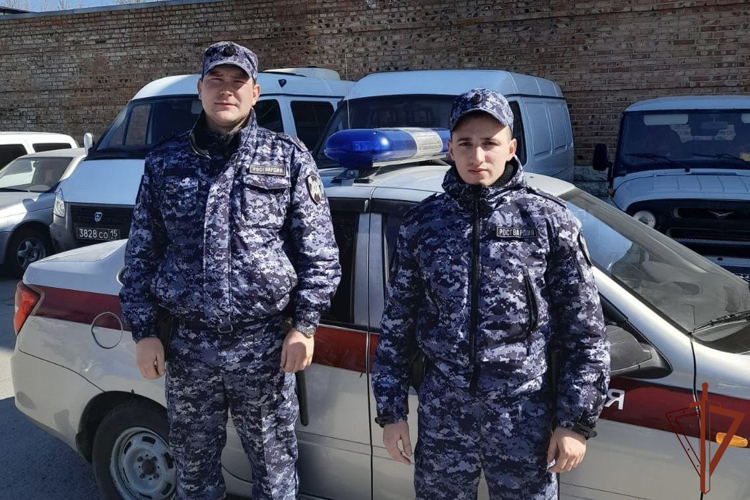 Росгвардейцы нашли и вернули родителям потерявшегося ребенка в Омске