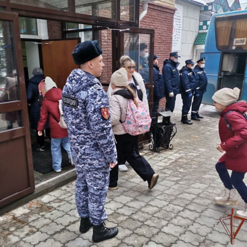 Росгвардейцы обеспечили безопасность белгородских детей в Нижегородской области