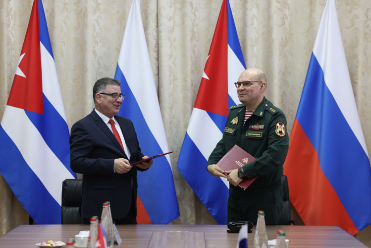 Генерал-полковник Олег Плохой подписал План сотрудничества между Росгвардией и Министром внутренних дел Республики Кубы