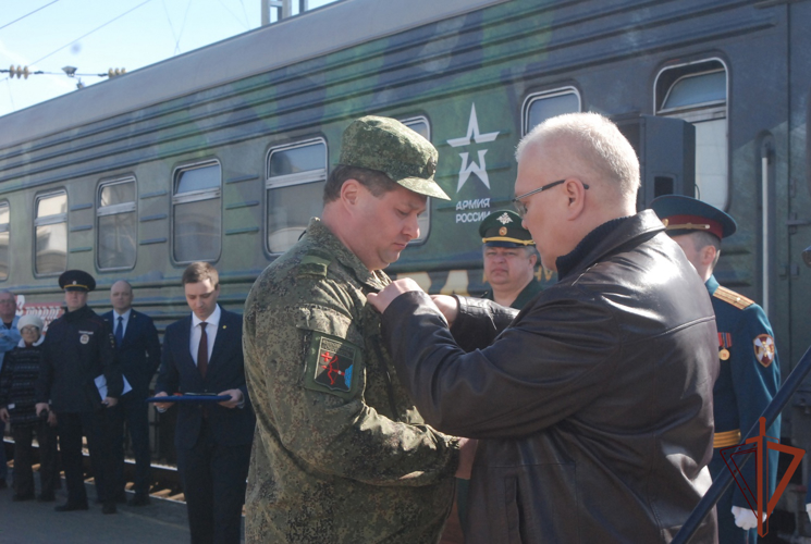 Росгвардейцы приняли участие в охране общественного порядка во время пребывания поезда "Сила в правде" в Кирове