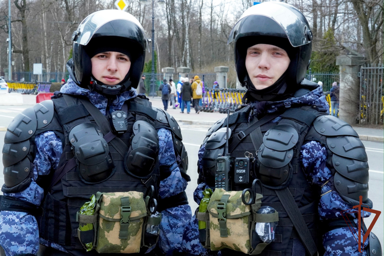 Росгвардейцы обеспечили безопасность футбольного матча в Санкт-Петербурге
