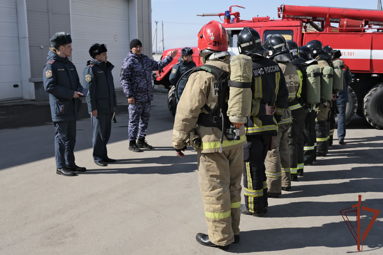 В Сибирском округе Росгвардии отметили День образования подразделений ведомственной пожарной охраны
