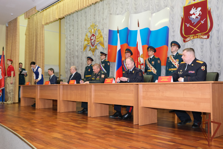 Церемония гашения почтовой марки Героя России Владимира Ласточкина состоялась в Екатеринбурге (видео)