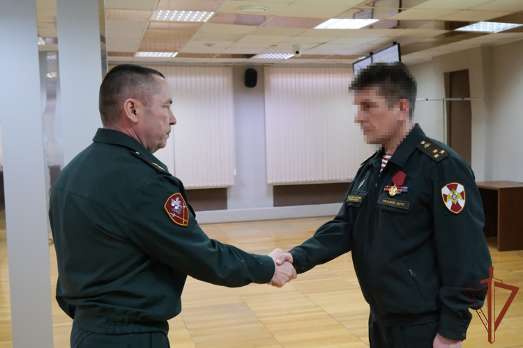 Военнослужащим и сотрудникам Уральского округа Росгвардии вручены государственные и ведомственные награды