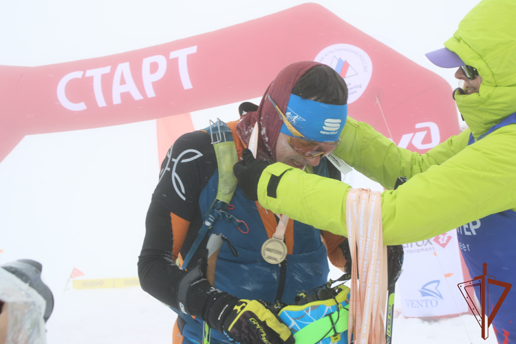 Росгвардейцы участвуют в международном фестивале Red Fox Elbrus Race 2024 