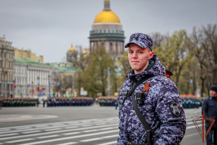Военнослужащие Росгвардии приняли участие в генеральной репетиции Парада Победы в Санкт-Петербурге