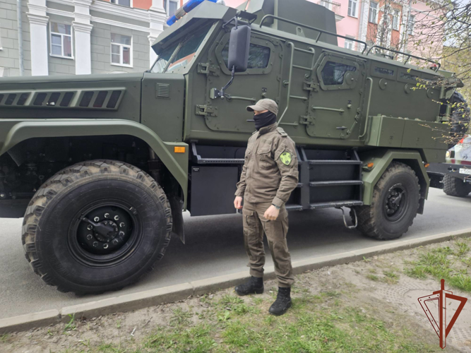 Более 450 росгвардейцев и боевая техника завершили подготовку к парадам Победы на северо-западе страны