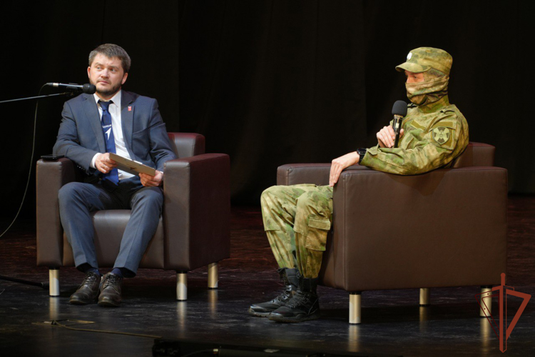 Военнослужащий Росгвардии – участник СВО стал почётным гостем на церемонии закрытия военно-патриотической игры в Архангельске