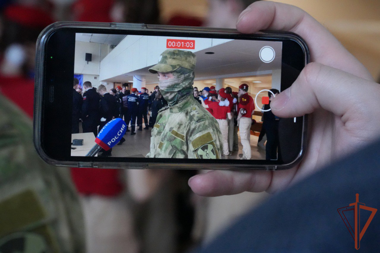 Военнослужащий Росгвардии – участник СВО стал почётным гостем на церемонии закрытия военно-патриотической игры в Архангельске