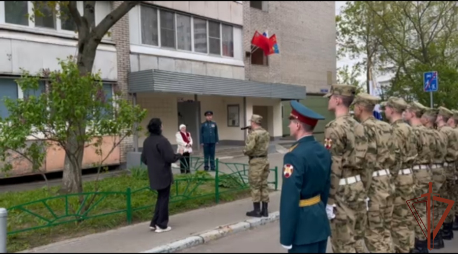 Главный военный клинический госпиталь войск национальной гвардии Российской Федерации присоединился к акции  «Парад у дома Ветерана»  