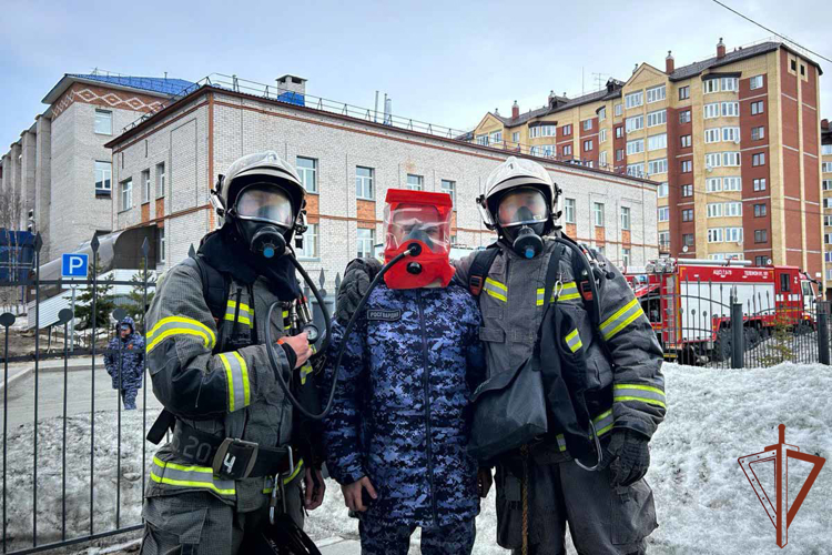 Межведомственная тренировка Росгвардии и МЧС состоялась на Ямале