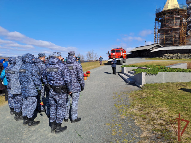 Росгвардейцы Северо-Западного округа почтили память погибших в годы Великой Отечественной войны