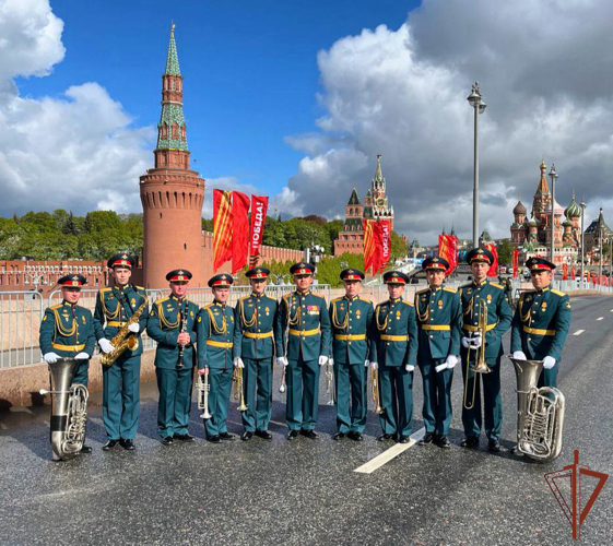 Военнослужащие и сотрудники Центрального округа Росгвардии приняли участие в праздничных мероприятиях ко Дню Победы 