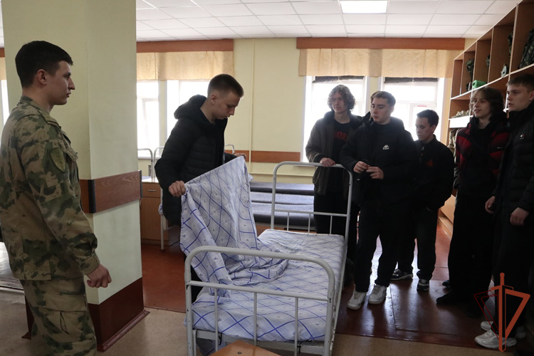 Профориентационные мероприятия с участием Росгвардии продолжаются в Сибири
