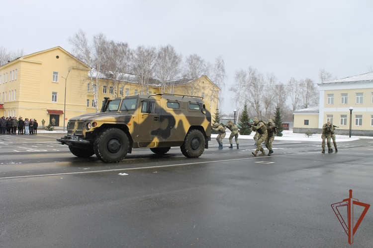 Профориентационные мероприятия с участием Росгвардии продолжаются в Сибири
