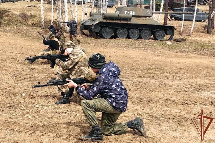 Росгвардия продолжает работу по патриотическому воспитанию молодежи в Сибири