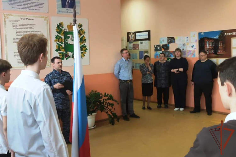 Росгвардия продолжает работу по патриотическому воспитанию молодежи в Сибири