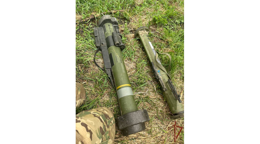 Спецназовцы Росгвардии совместно с военными контрразведчиками обнаружили иностранные гранатомёты ВСУ в ДНР