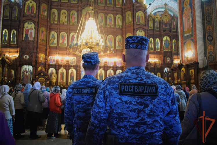 Росгвардия обеспечила безопасность прибытия Казанской иконы Божией Матери в Нижний Новгород