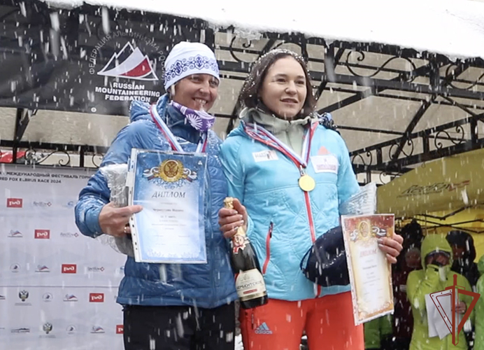 Росгвардейцы участвуют в международном фестивале Red Fox Elbrus Race 2024 