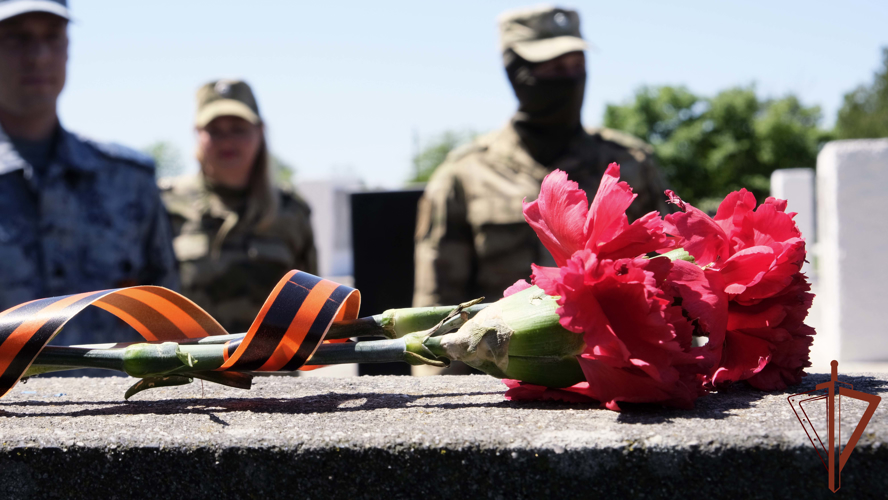 Просьбу бывшей узницы концлагерей выполнили росгвардейцы в Херсонской области