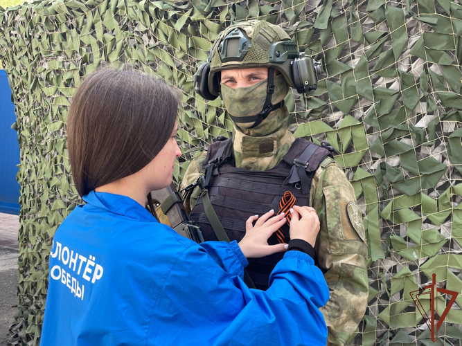 К акции «Бессмертный автополк» присоединились росгвардейцы Центрального округа