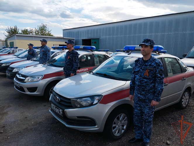 К акции «Бессмертный автополк» присоединились росгвардейцы Центрального округа  