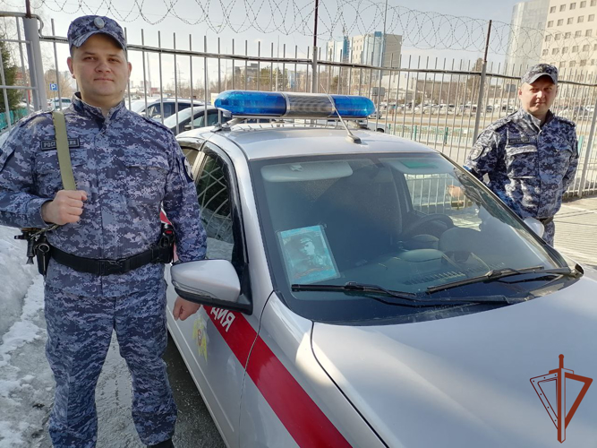 Всероссийская патриотическая акция «Бессмертный автополк» продолжается в Уральском округе Росгвардии (видео)
